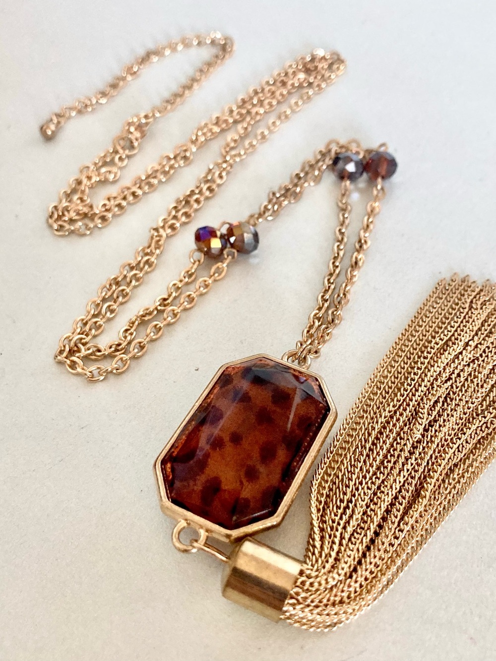 Gold-Tone Tassel Pendant nwot chain Necklace Brown center women’s jewelry - Picture 4 of 9